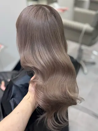 カラー KUREA /縮毛矯正 ブリーチのヘアスタイル