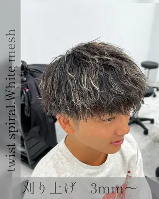 ショート カラー パーマ 豊崎 佑輔のヘアスタイル