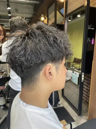 ショート パーマ メンズ メンズ毛流れパーマ/ センターパート/怜哉のヘアスタイル