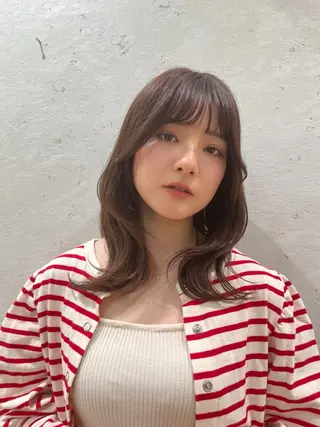 セミロング ♥️透明感×抜け感 ベージュ/佑珠♥️のヘアスタイル