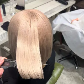 ショート カラー オカベ ショウマのヘアスタイル