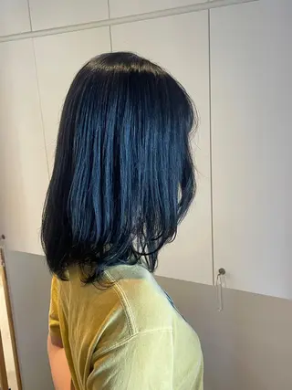 ミディアム カラー 水野 咲のヘアスタイル