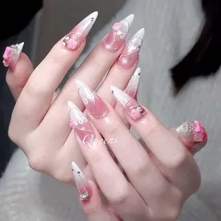 ネイル Queens 榊 まおのネイルデザイン