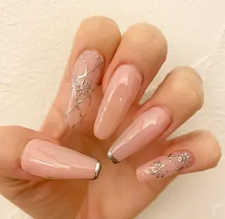 ネイル 駒月 明日香の眉毛・アイブロウイメージ