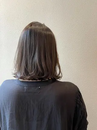 ミディアム カラー KNOWHOW京都所属・トレンド/顔まわり/ レイヤー/グレージュのヘアスタイル