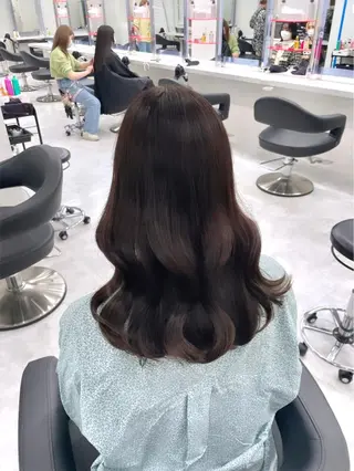 セミロング カラー ヘアアレンジ Ella所属・nana【艶髪】/ レイヤー/縮毛矯正のヘアスタイル