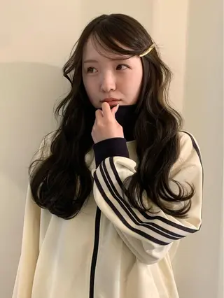 ロング カラー 落合希 Olivebeigeのヘアスタイル