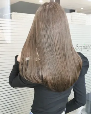 ロング カラー sepiage trois所属・酒井 亜希のヘアスタイル