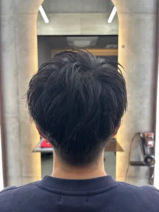 ショート ハッシュカット|透明 感カラー🩵レイヤーのヘアスタイル