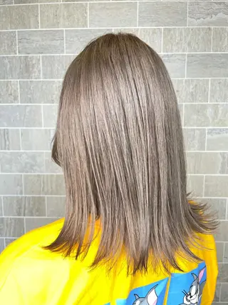 セミロング ブリーチ毛矯正.髪質 改善.髪にドラマをのヘアスタイル