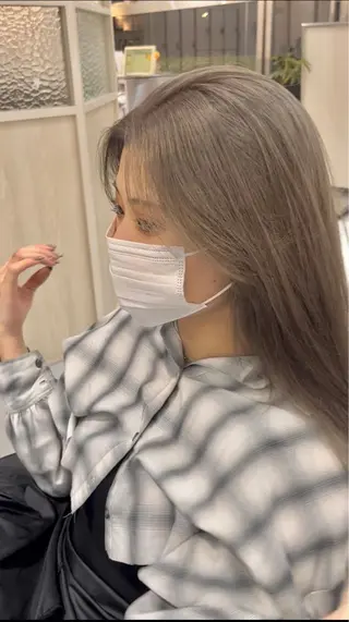 ロング メンズバレイヤージュ 斉藤春のヘアスタイル