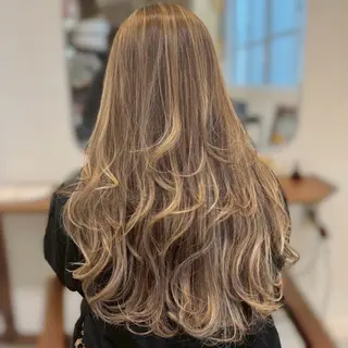 ロング 坂本 璃里杏のヘアスタイル