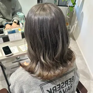 ロング 岩本みるか/ 暖色カラー/ベージュのヘアスタイル