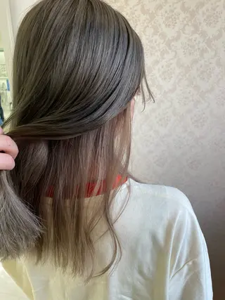 カラー ヒヨシ ルナのヘアスタイル
