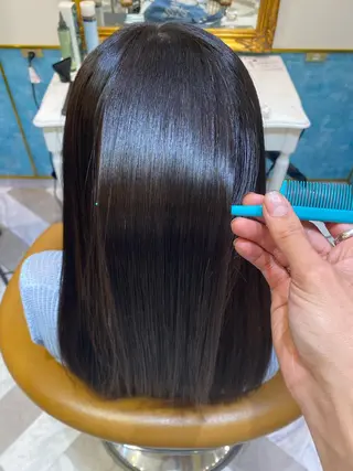 ミディアム レイヤーカット /透明感カラー西田のヘアスタイル