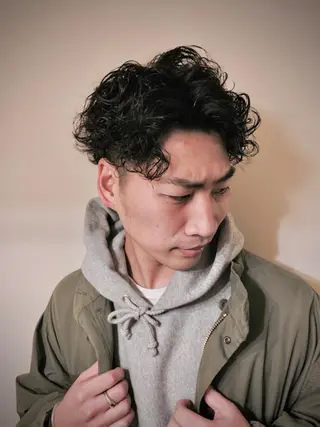 ミディアム パーマ メンズ HIROGINZA ヒロ銀座 青山所属・マツオ リュウホウ🐉のヘアスタイル