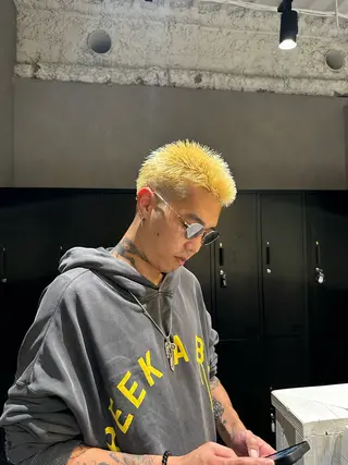 カラー メンズ SALOWIN広島所属・ブリーチカラー/ ベージュ/SARAのヘアスタイル