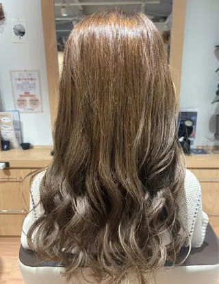 ロング カラー ヘアーアンベリール ことねのヘアスタイル