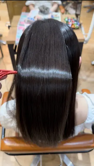 セミロング 髪質改善艶髪✂︎小寺 透明感カラーのヘアスタイル