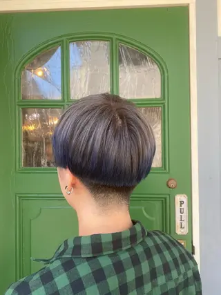 ショート カラー BRITS 渡辺 菜々子のヘアスタイル