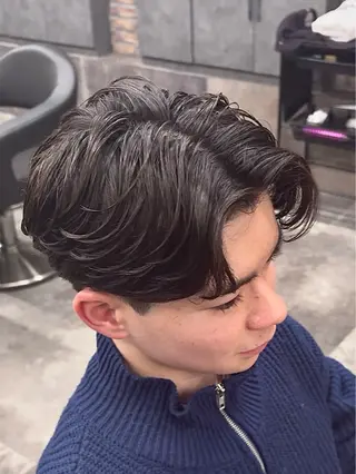 パーマ メンズ センターパート/フェ ザー🔥SHUYAのヘアスタイル