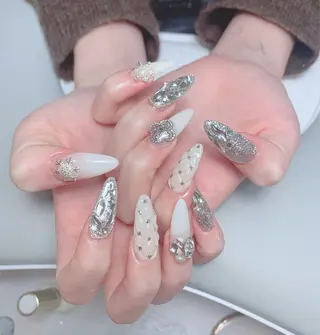 ネイル T. Leeのネイルデザイン