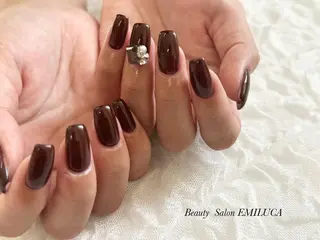 ネイル EMILUCA 本地のネイルデザイン