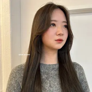 ロング レイヤーカット/ 透明感カラーmikuのヘアスタイル