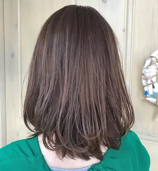 ミディアム カラー tocolaso 柏所属・レイヤーカット/ 根本瑠実のヘアスタイル