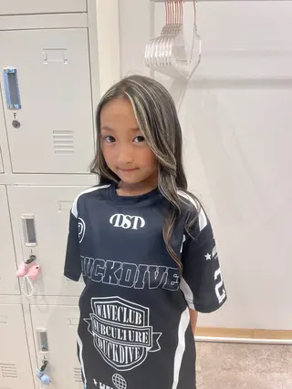 ロング カラー キッズ 望愛/レイヤー/ハイ トーン/デザインのヘアスタイル