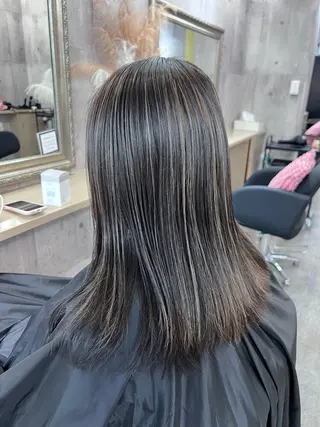 セミロング サニーサイド大名 ダブルカラー髪質改善のヘアスタイル