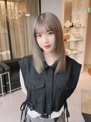 セミロング カラー ウルフとハイトーン みっちー✂️のヘアスタイル