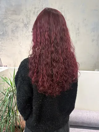 ロング カラー パーマ karin🌛ボブ／ 透明感たっぷりカラーのヘアスタイル