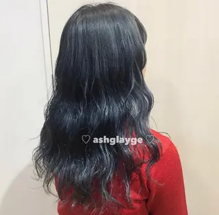 ロング ブリーチなしカラー ダブルカラーエクステのヘアスタイル