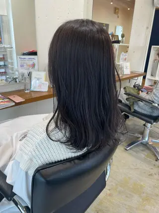 ミディアム カラー MIOベージュカラー 柔らかいカラーのヘアスタイル