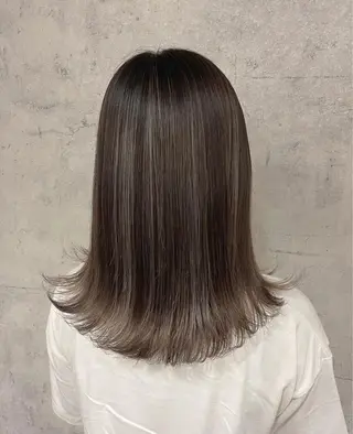 ミディアム カラー 唐澤 千尋のヘアスタイル