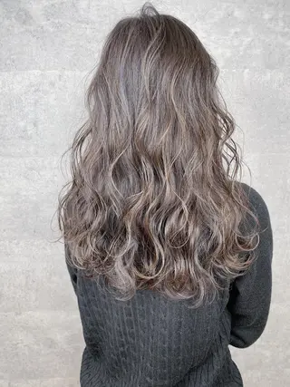 セミロング カラー _WHITE 天王寺のヘアスタイル