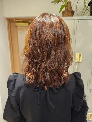 ミディアム パーマ loutus 所属・井川和哉 ハイトーン／透明感のヘアスタイル