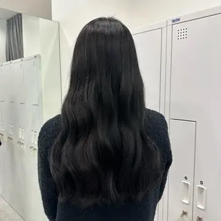 カラー 秋永 鈴のヘアスタイル