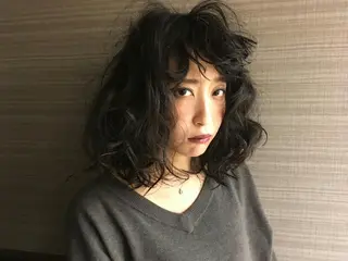 ミディアム ヘアアレンジ 透明感ハイライト◎ 伊藤夏海のヘアスタイル
