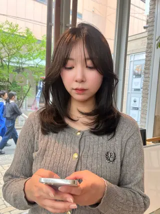 ミディアム Fev AYAHAのヘアスタイル