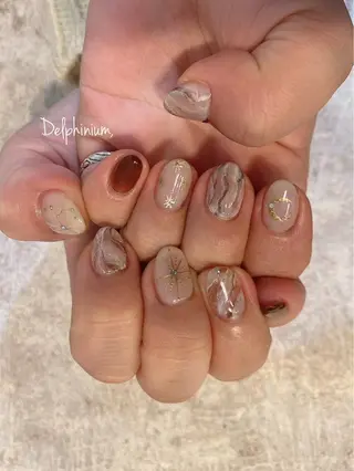 ネイル 岡本 友恵のネイルデザイン