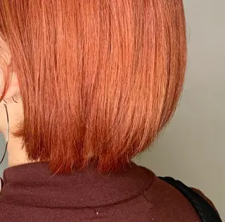 ショート カラー 小森 衣純のヘアスタイル