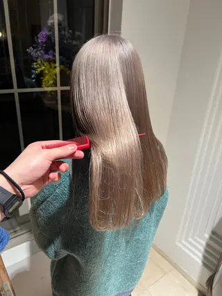 ロング カラー カラースペシャリスト ・齊藤 羽瑠輝のヘアスタイル