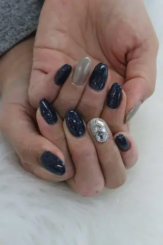 ネイル カラーズビューティサロン所属・ツノスエアヤカ ／つののネイルデザイン