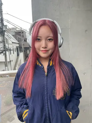 カラー ミルクティーベージュ ブリーチ🖤サヤカのヘアスタイル