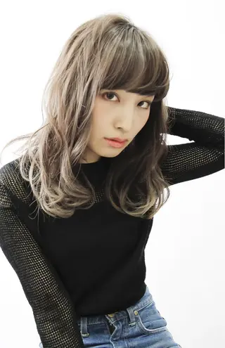 ロング カラー パーマ イヤリングカラー Ai 浅草橋店のヘアスタイル