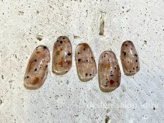 ネイル 根津 綾子のネイルデザイン