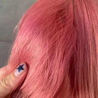 ミディアム カラー Yahiko ハイトーンのヘアスタイル