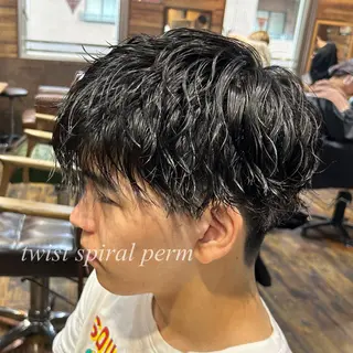 ショート パーマ メンズ ツイスパ/メンズ特化 🦋𝑺𝑶𝑵𝑬のヘアスタイル